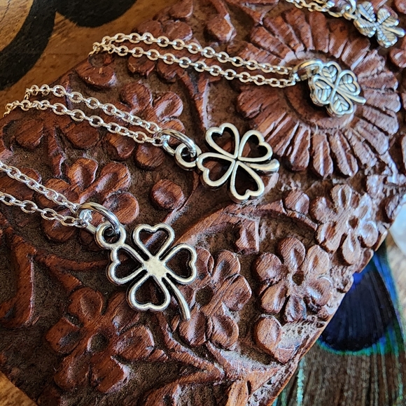 Dainty 4 Leaf Clover 925 Silver Necklace St Patricks Day Irish Shamrock Pendant - Picture 13 of 16